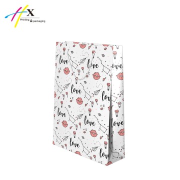 Sweet paper gift bag for lovers  