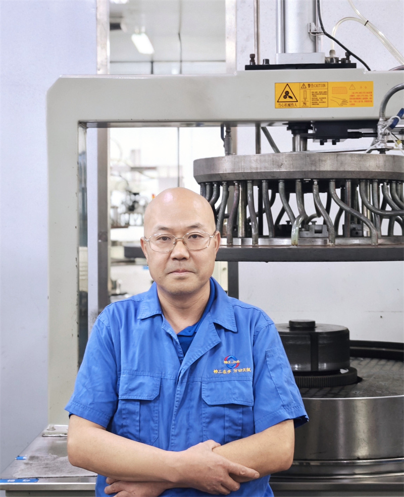 مشیننگ-انجینئر-Xingwen-Gao