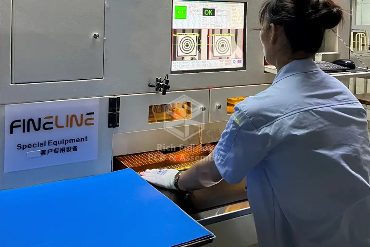 PCB-3ミクロンレベルPCBレーザードリリング-0-1