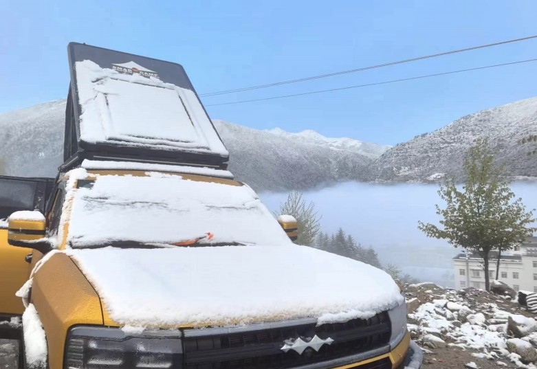 Tips for Enjoying Your Snowy Rooftop tent Camp Experience