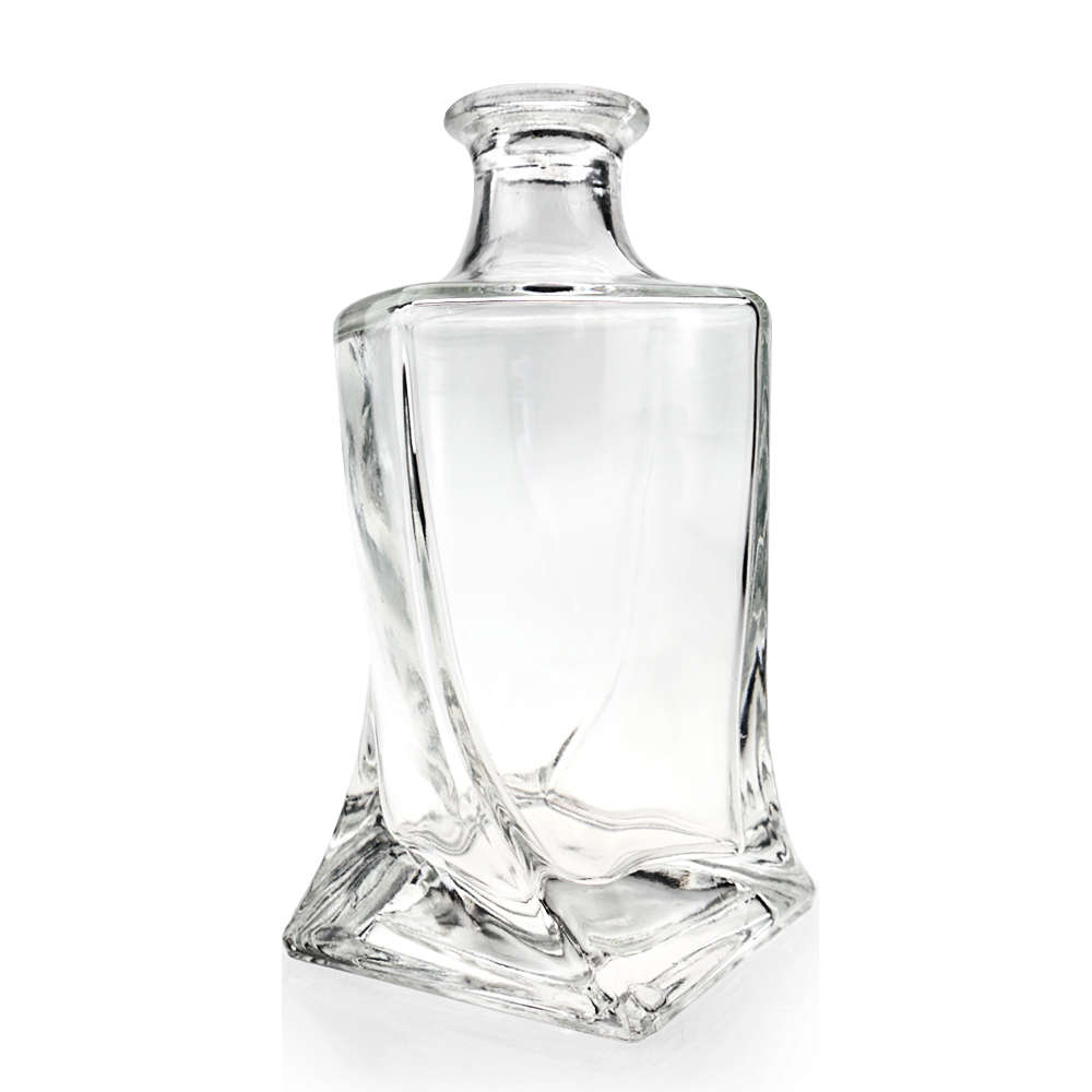 Manufacturer Wholesale 500ml 750ml Creative Empty Glass Wine Whiskey Vodka Tequila Bottles with Cork Stopper Lids