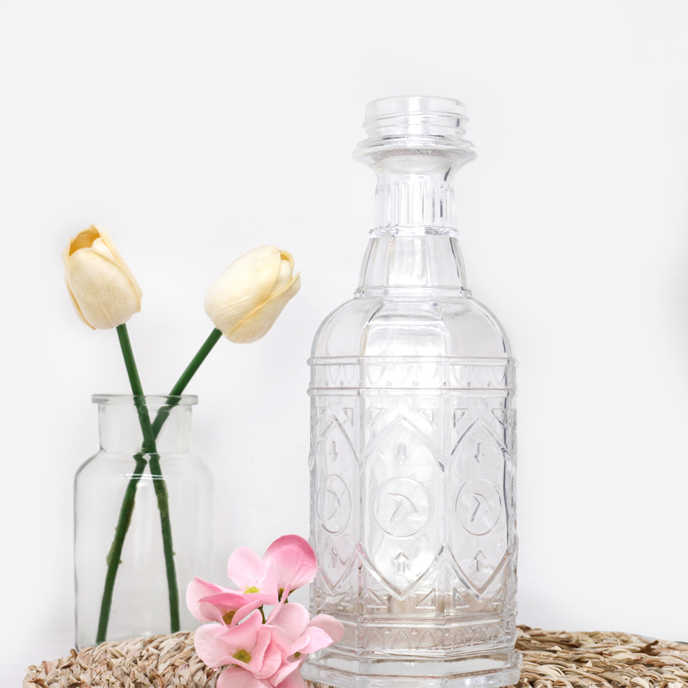 Empty Clear Unique Shape Glass Liquor Bottle For Liquor Vodka Gin Whiskey Vodka 700ml With Bulk Sale