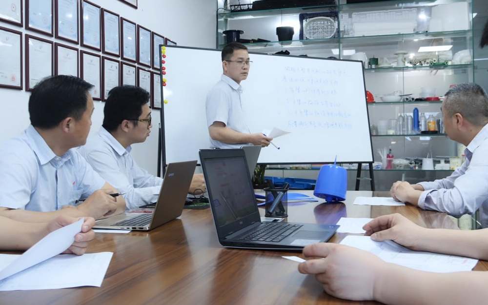 R & D (4)