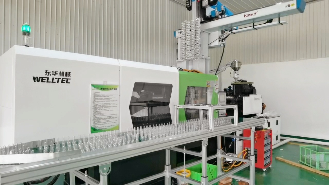 Heavy Duty Top Entry PET Preform Take out Robot