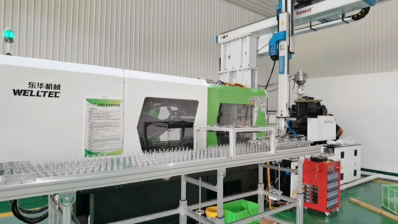 Heavy Duty Top Entry PET Preform Take out Robot