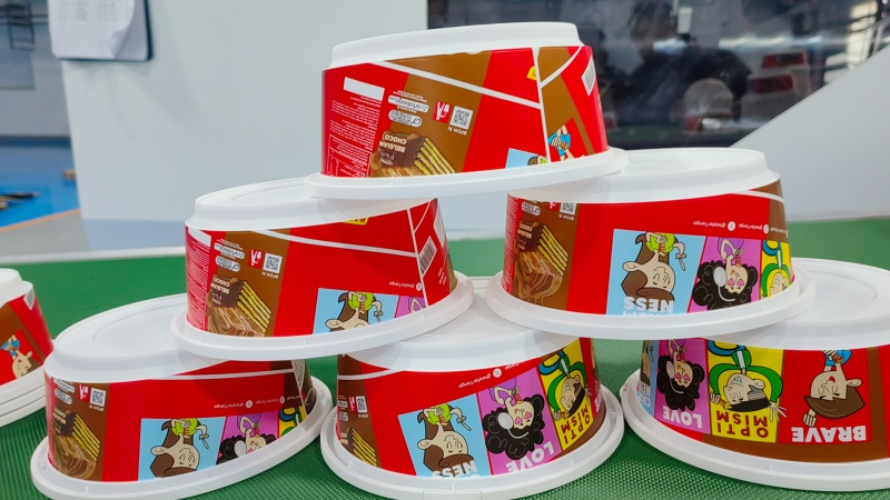 Top Entry IML Robot For CupBowlContainer