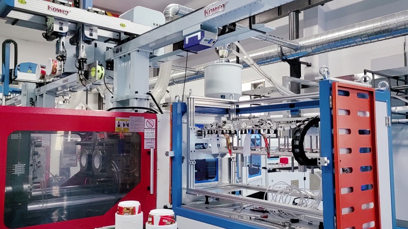 Top Entry IML Robot For CupBowlContainer