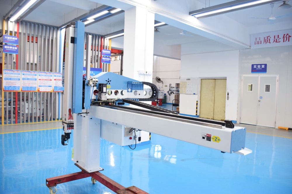 Top Entry PET Preform Take out Robot