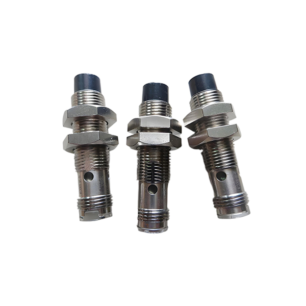 Датчик приближения Omron E2A-S18KS08-M1-B1