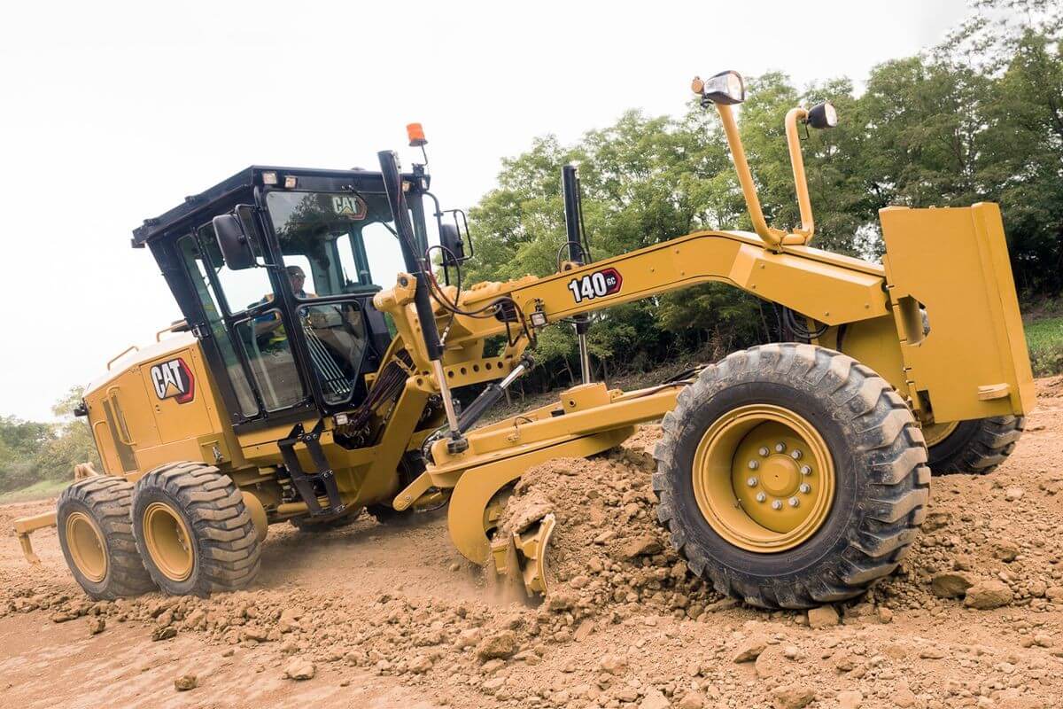 CAT 140 Front