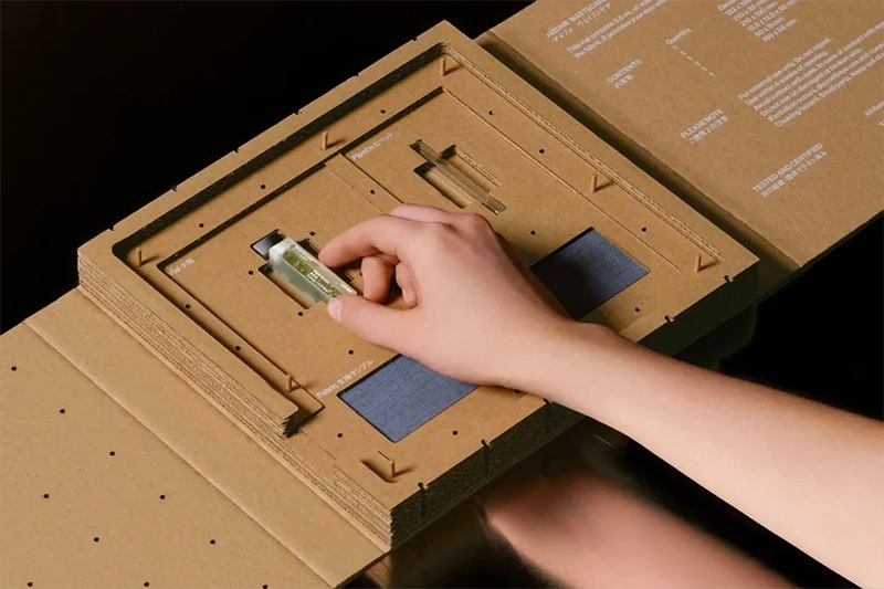 AIZOME skincare packaging