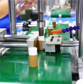Automation and efficiency in packaging production to ensure high quality.