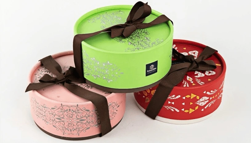 Customizable gift paper tubes for elegant packaging.