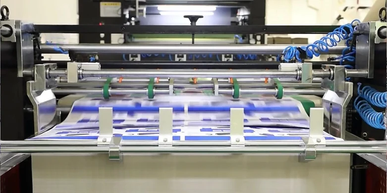 Automatic high speed laminating machine.