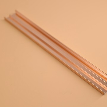 Profilés de cadres de miroirs en aluminium de formes variées, découpés selon la méthode chinoise, pour la décoration de miroirs, photos et tableaux. Cadres métalliques.