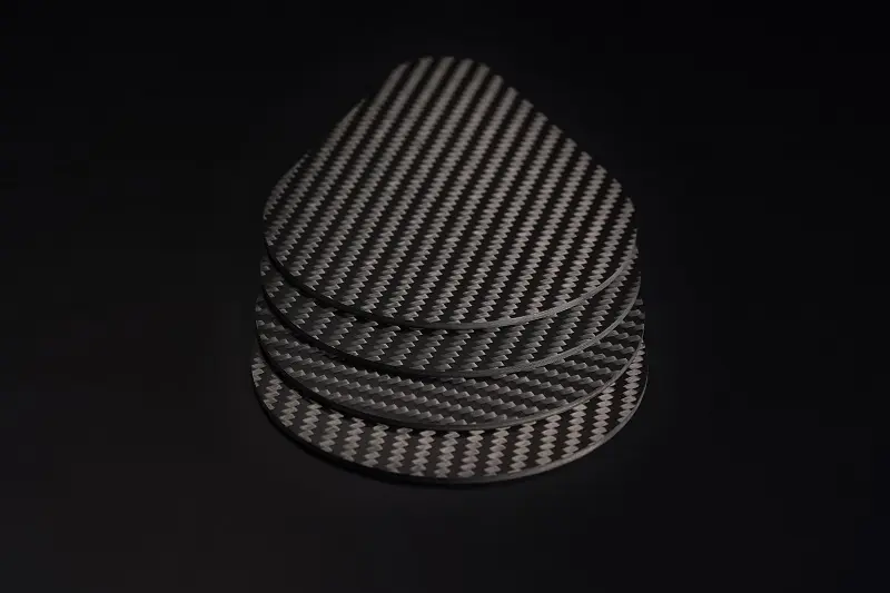 carbon-fiber-sheet-cutting1
