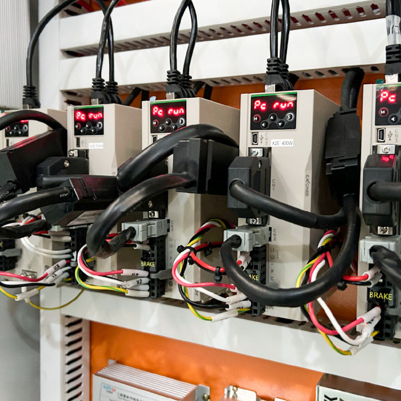 Servo motors033