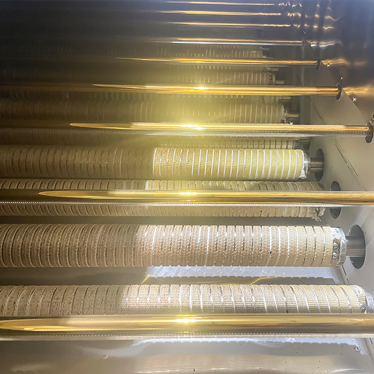 Gold-plated medium-long wave infrared lamp