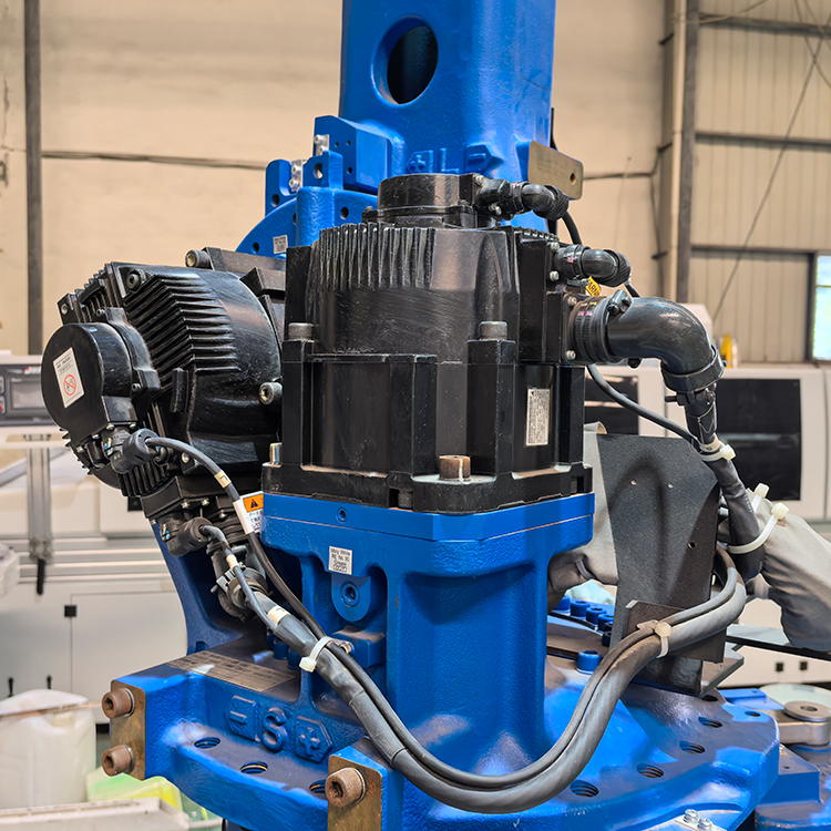 Servomotor