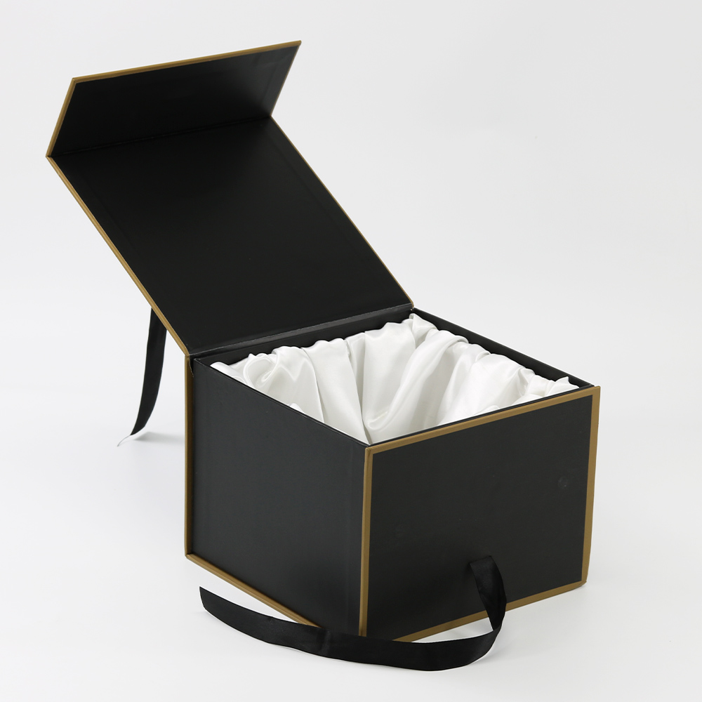 Custom Magnetic Gift Paper Box With PVC Window