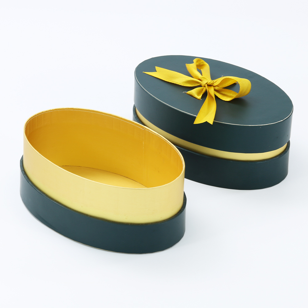 Elegant Oval Green Gift Box With Ribbon Clourse
