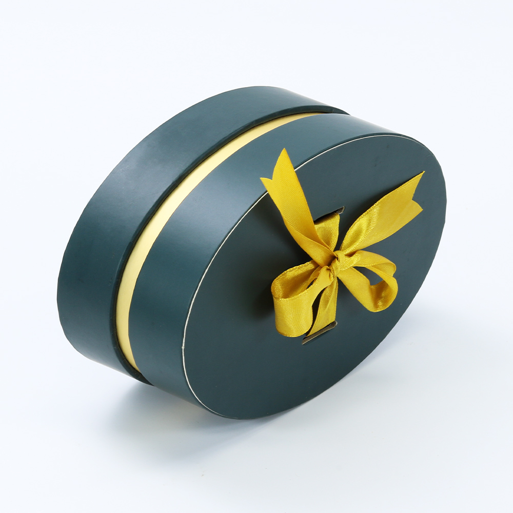 Elegant Oval Green Gift Box With Ribbon Clourse