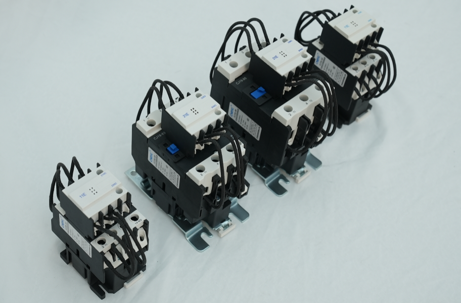 बिजली की गुणवत्ता बढ़ाएँ और लागत कम करें: CJ19 कॉन्टैक्टर और BY81 कैपेसिटर गाइड