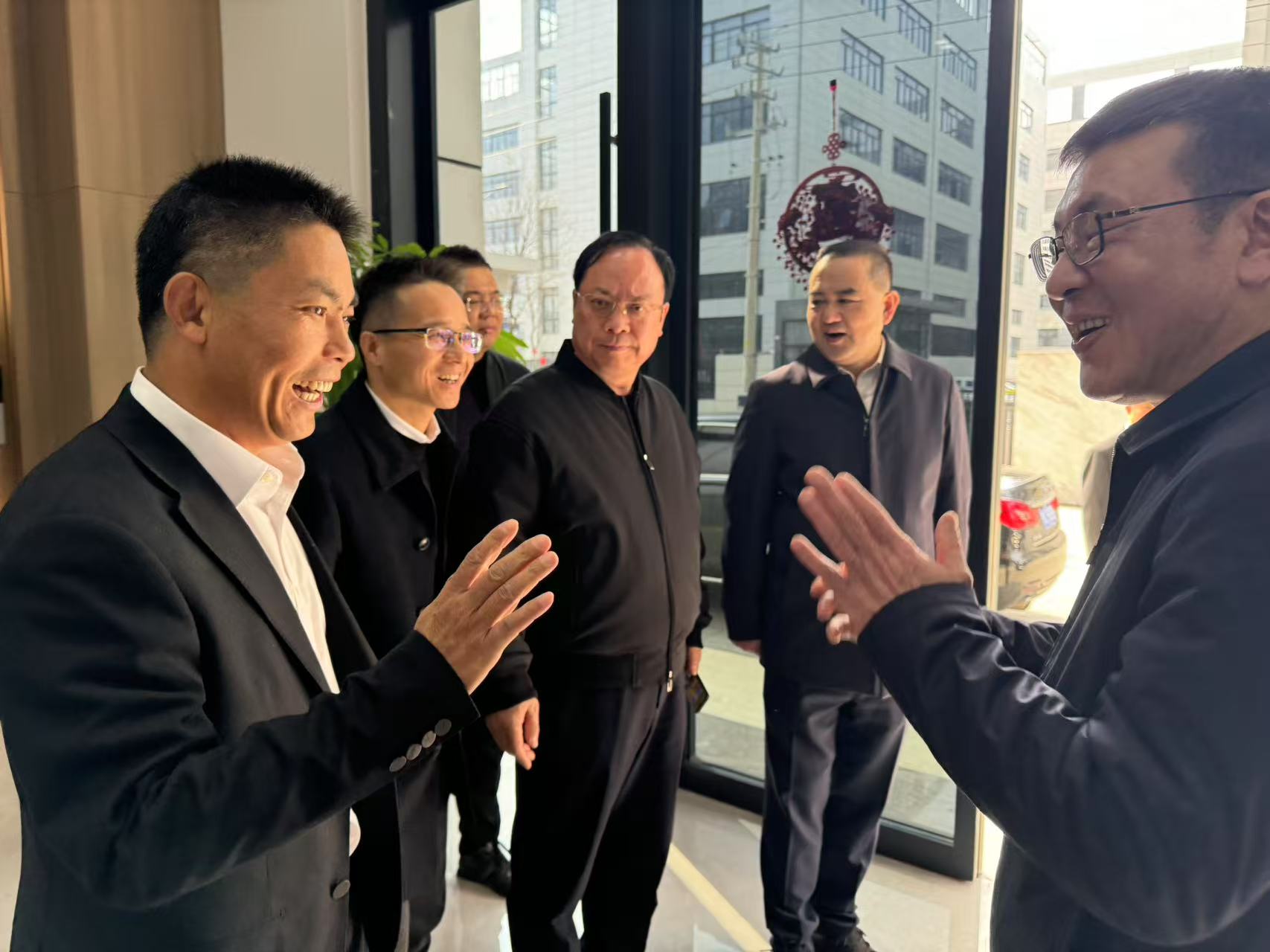 Xu Youping, vice-président de la CCPPC de Wenzhou, a visité Baoyu Holdings Co., Ltd. pour des recherches