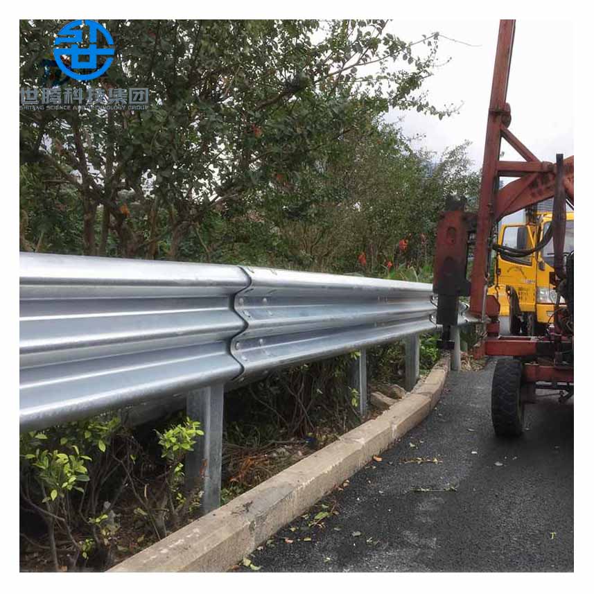 Highway Guardrail Metal Traffic Barrier For Sale