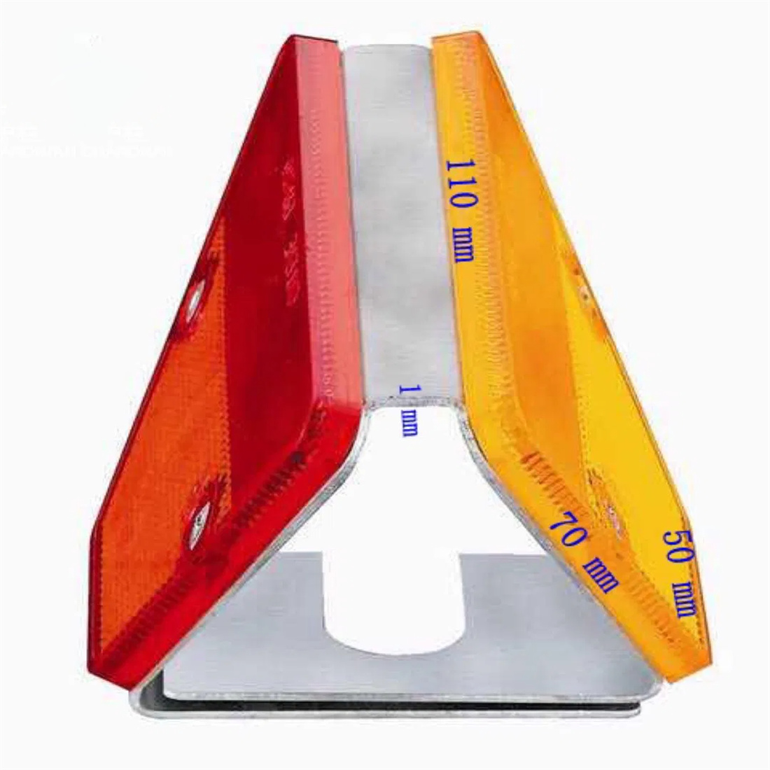 Aluminum / steel / plastic reflectors are used for highway guardrail
