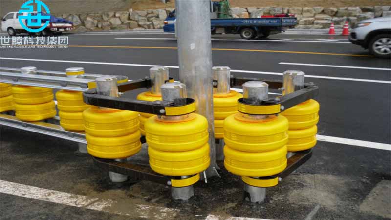 Highway Rotating Bucket Traffic Safety Guardrail System